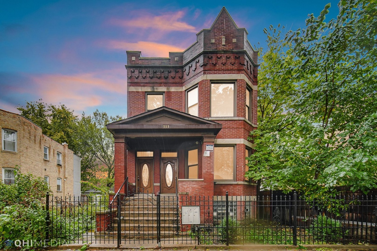 711 N Christiana Avenue