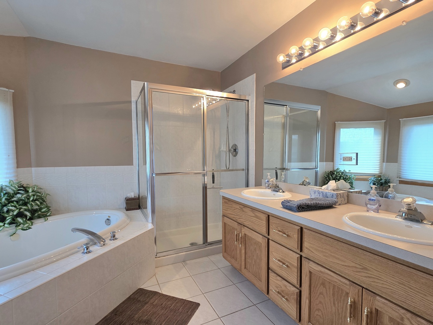 3204 Apache Drive