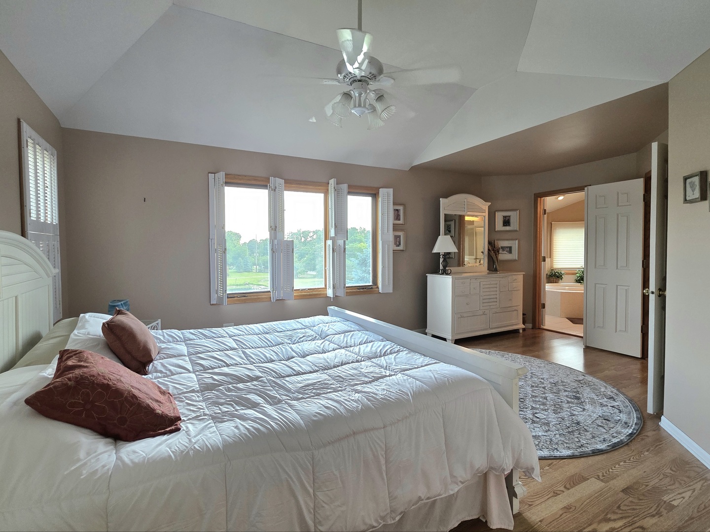 3204 Apache Drive