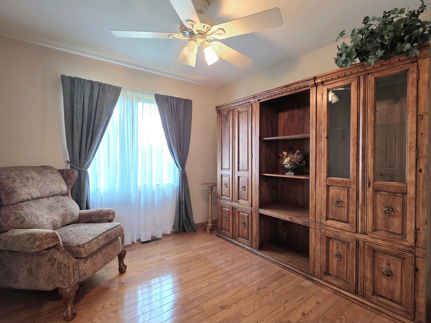 3204 Apache Drive