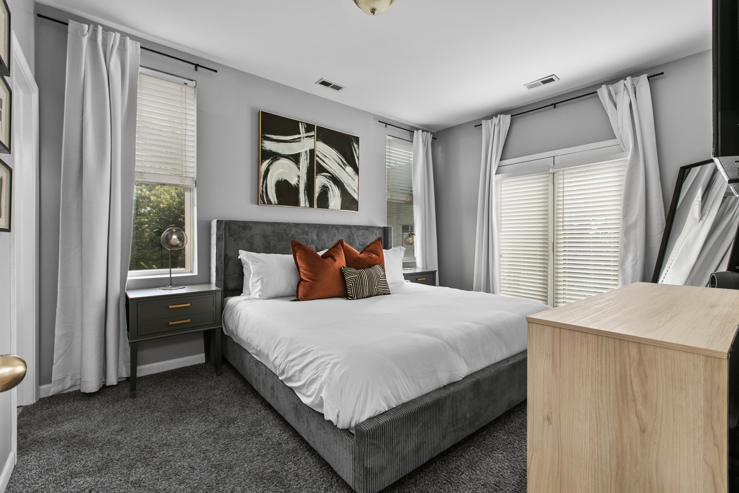 2249 W MONROE Street Unit: 4