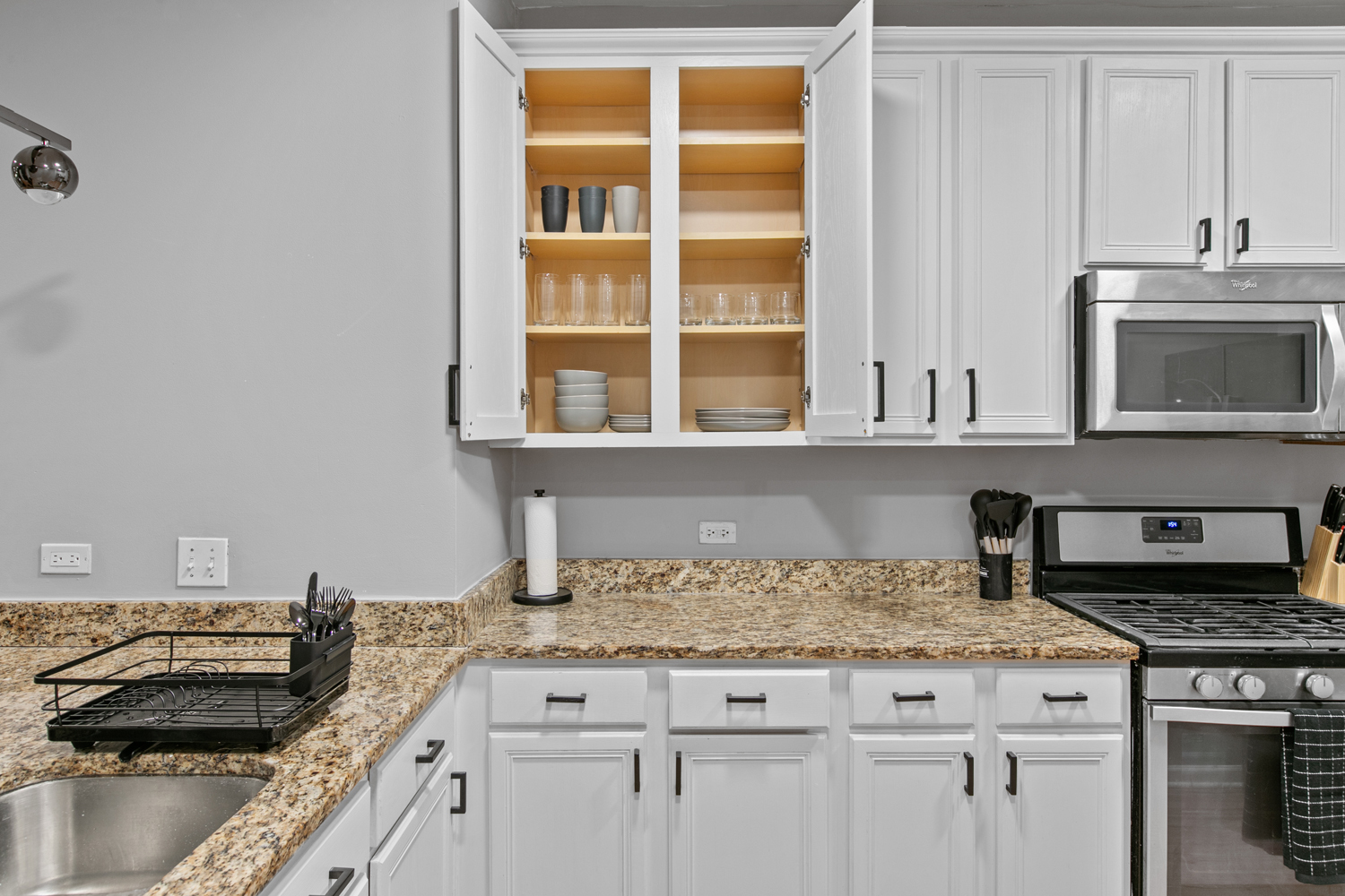 2249 W MONROE Street Unit: 4