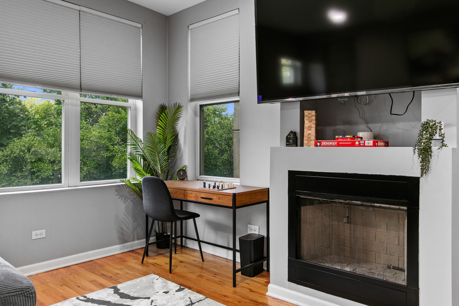 2249 W MONROE Street Unit: 4