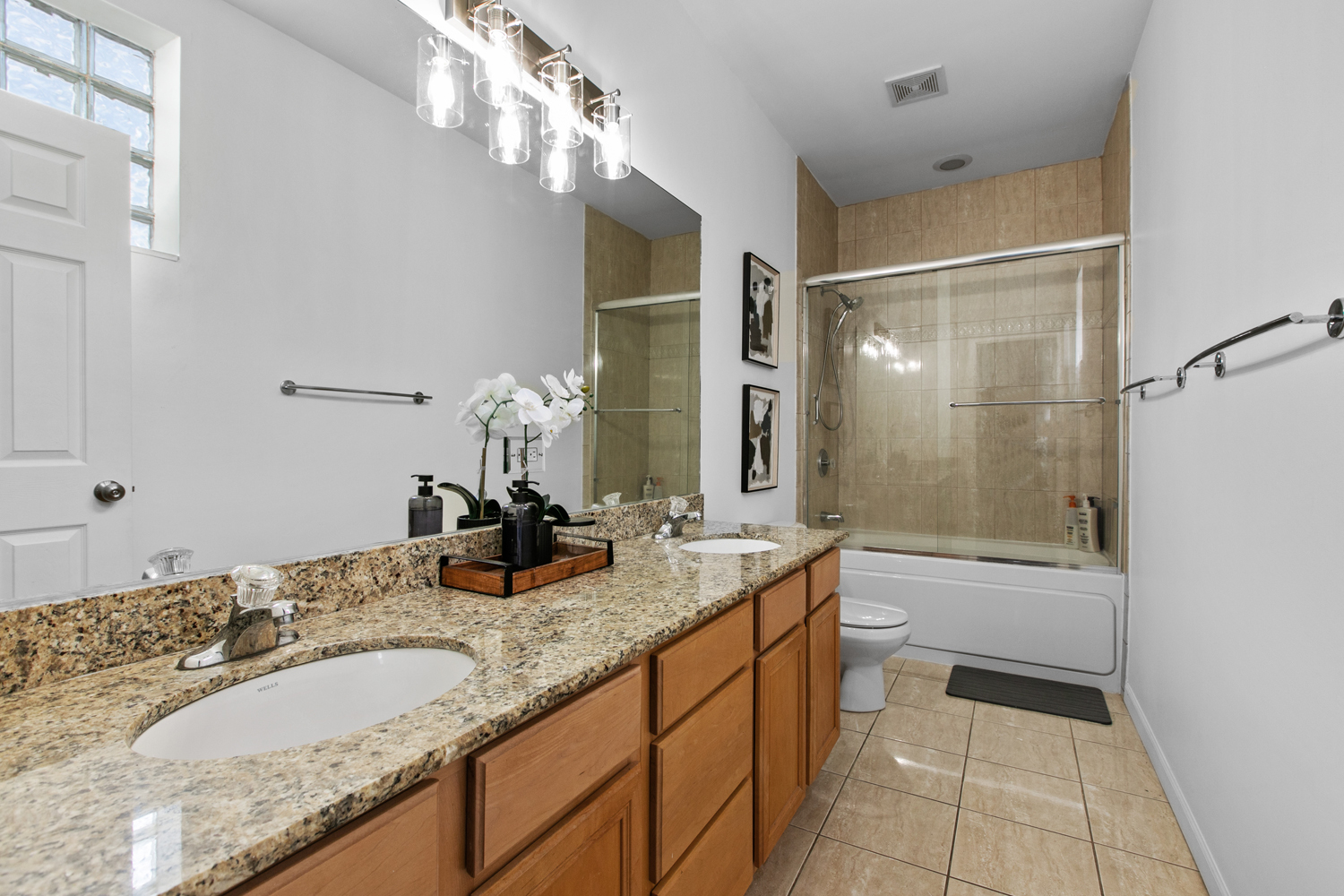 2249 W MONROE Street Unit: 4