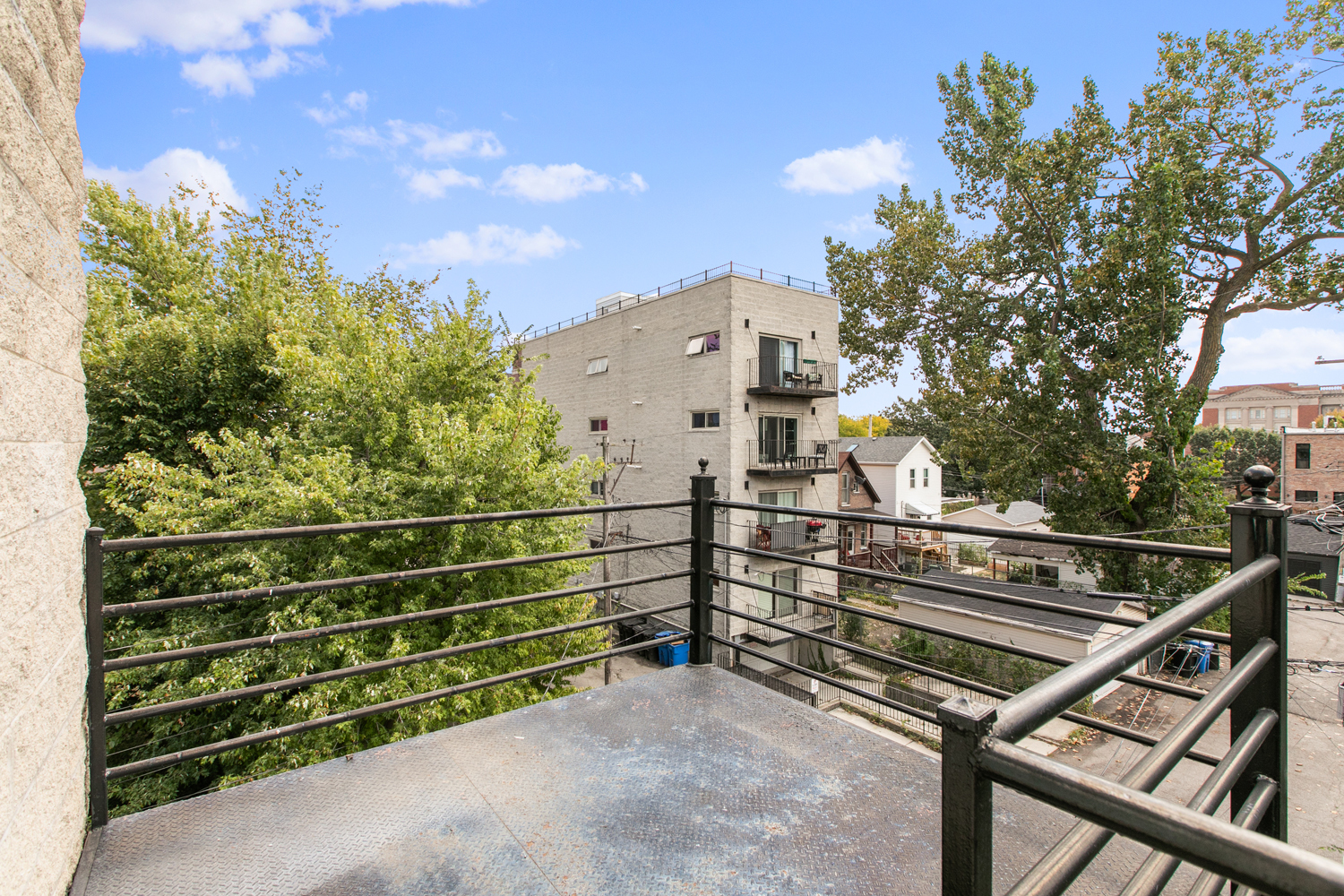 2249 W MONROE Street Unit: 4