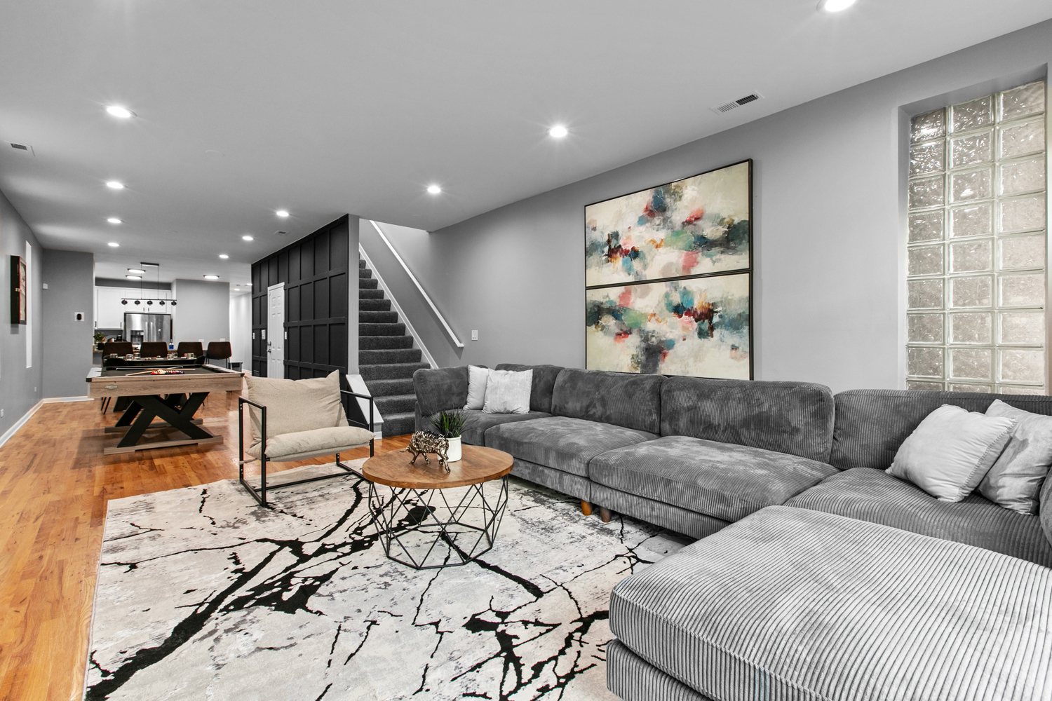 2249 W MONROE Street Unit: 4