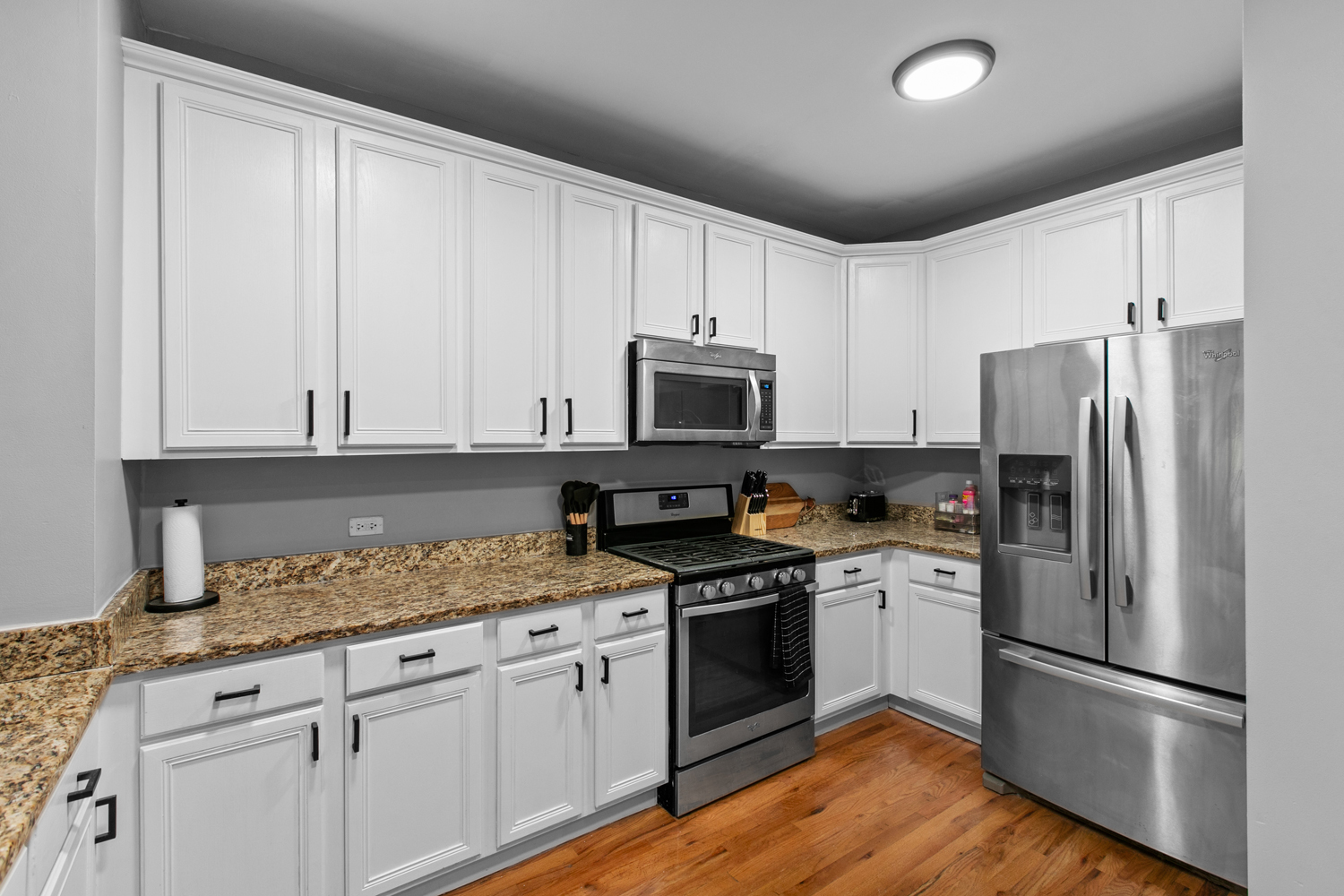 2249 W MONROE Street Unit: 4