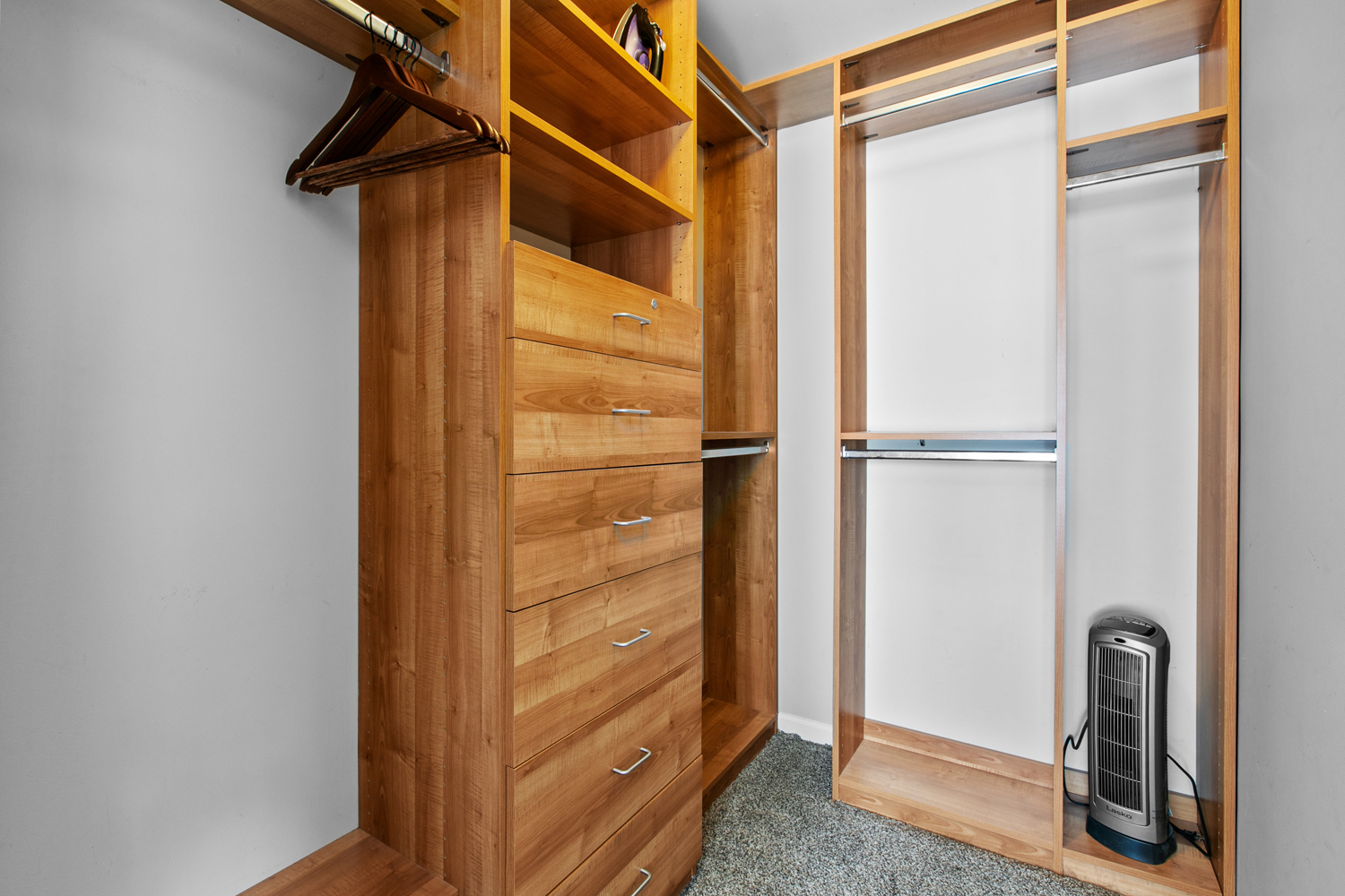 2249 W MONROE Street Unit: 4