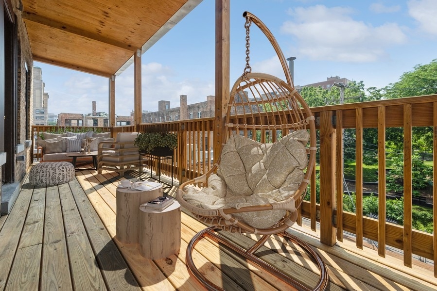1443 E 53rd Street Unit: 3R