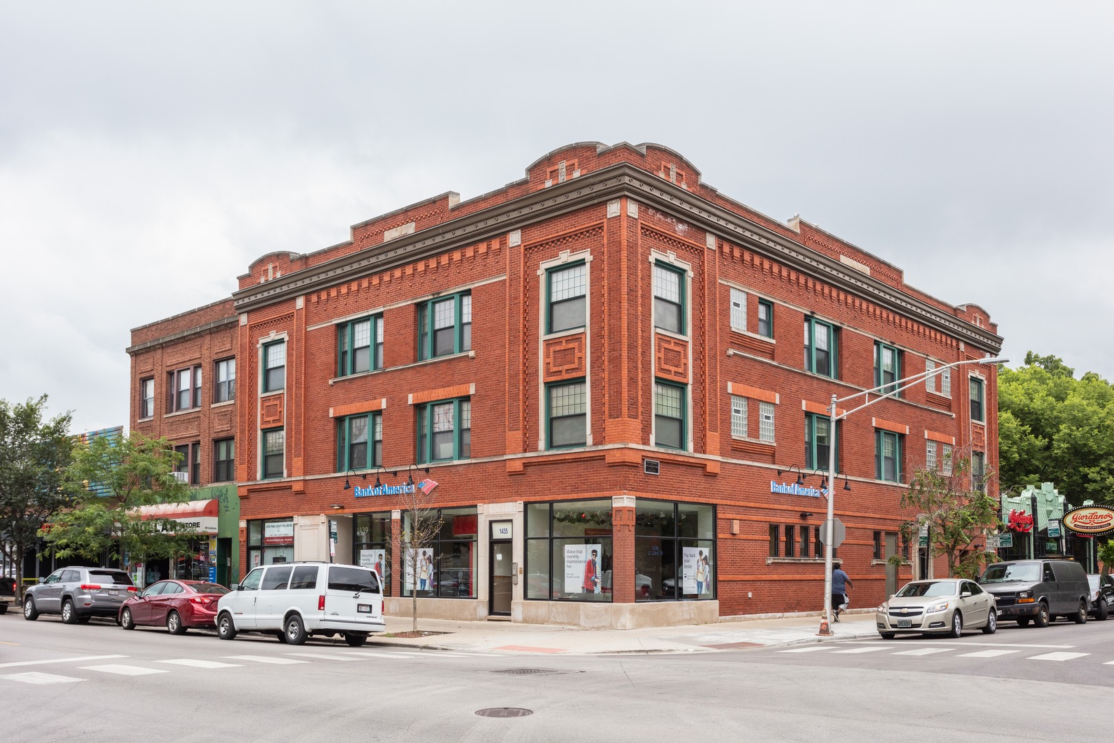 1443 E 53rd Street Unit: 3R