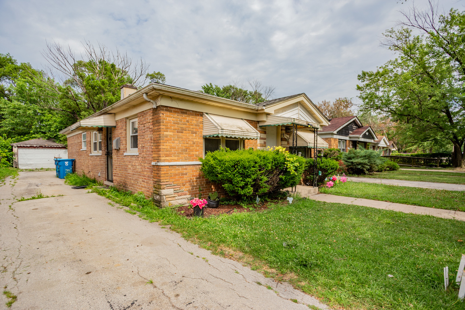 15533 Vincennes Road