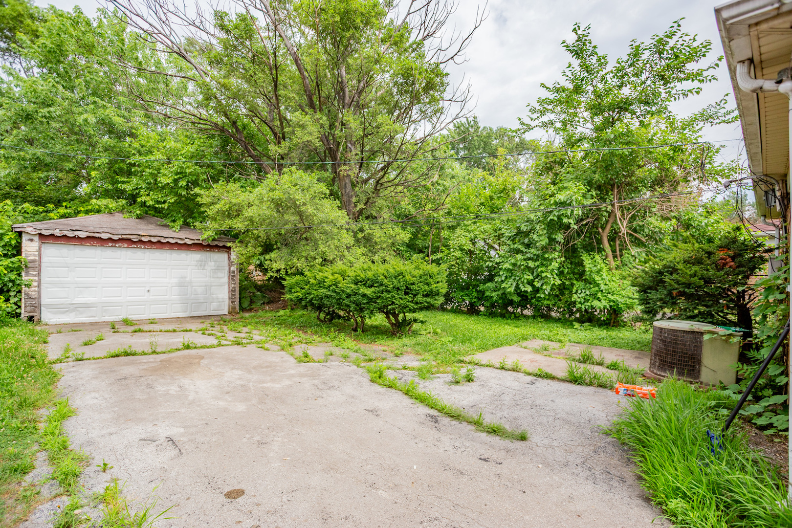 15533 Vincennes Road