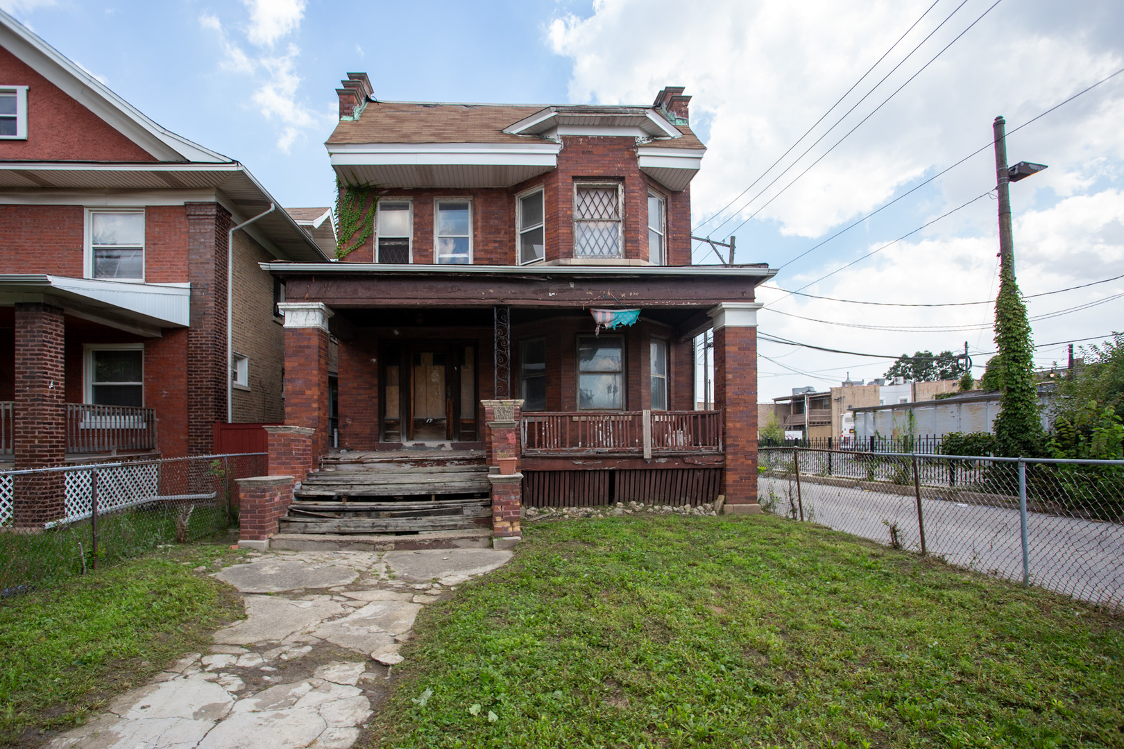 17 N Austin Boulevard