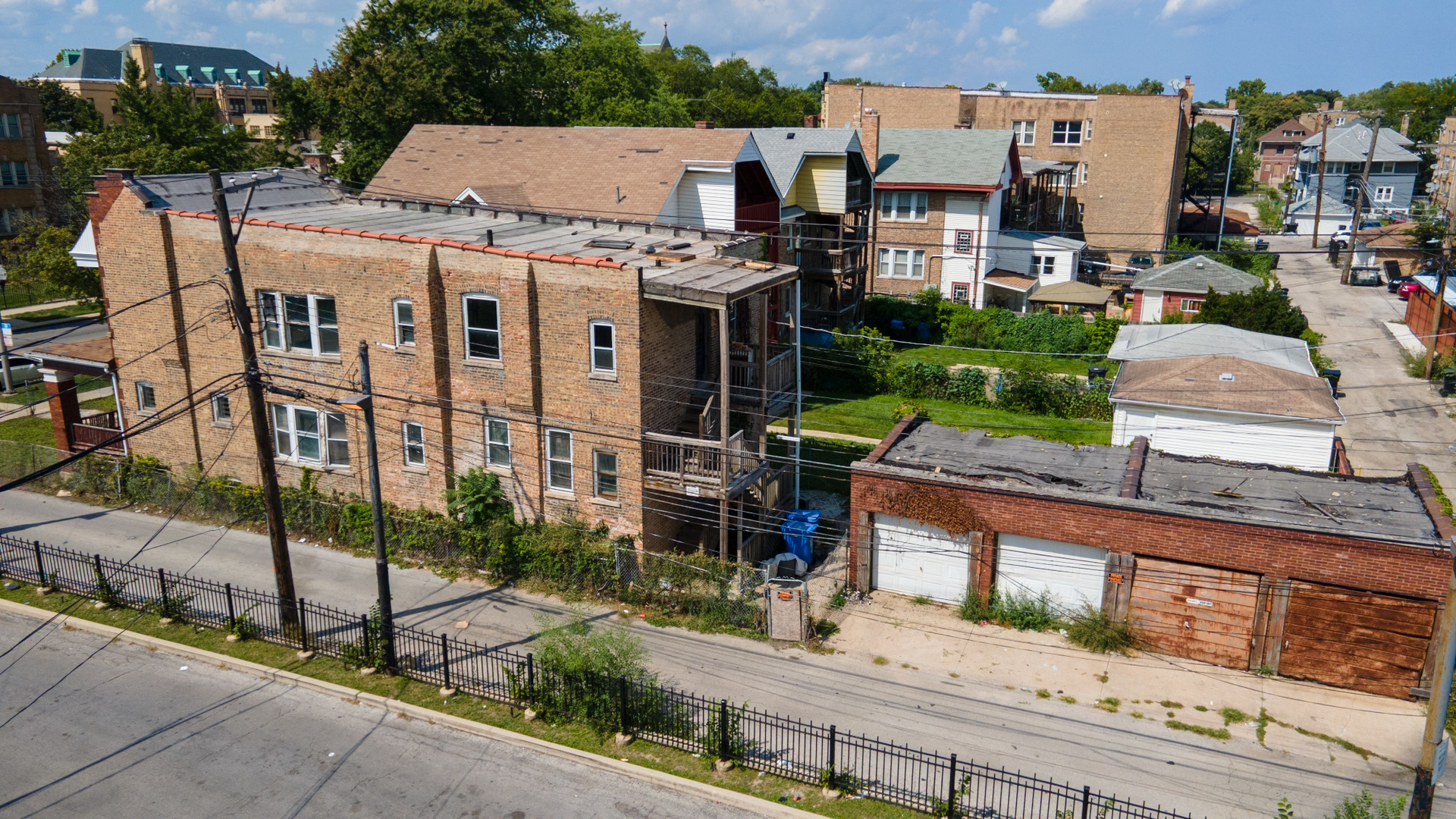 17 N Austin Boulevard