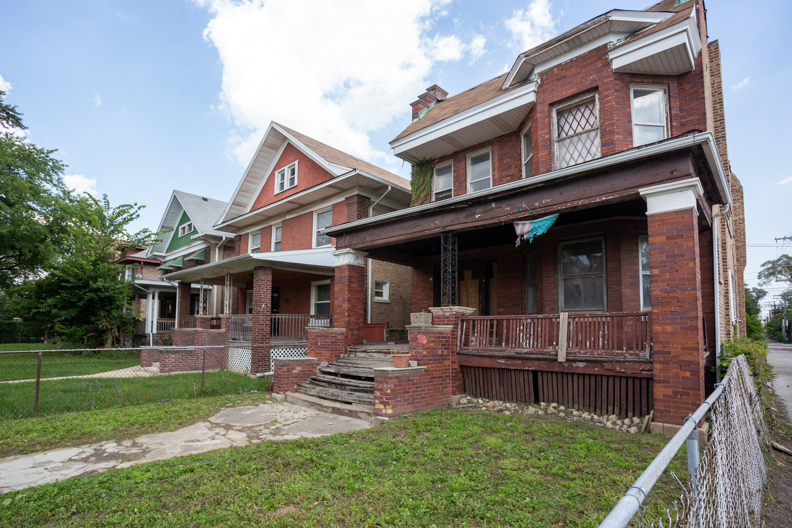 17 N Austin Boulevard