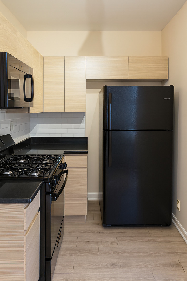 6638 S Greenwood Avenue Unit: 2B