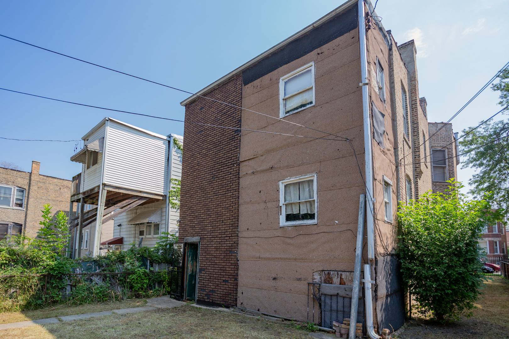 822 N Avers Avenue