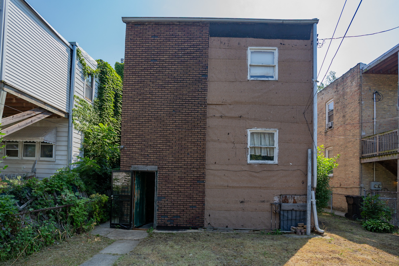 822 N Avers Avenue