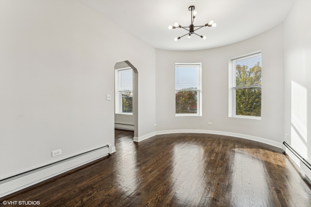 1754 E 73rd Street Unit: 2