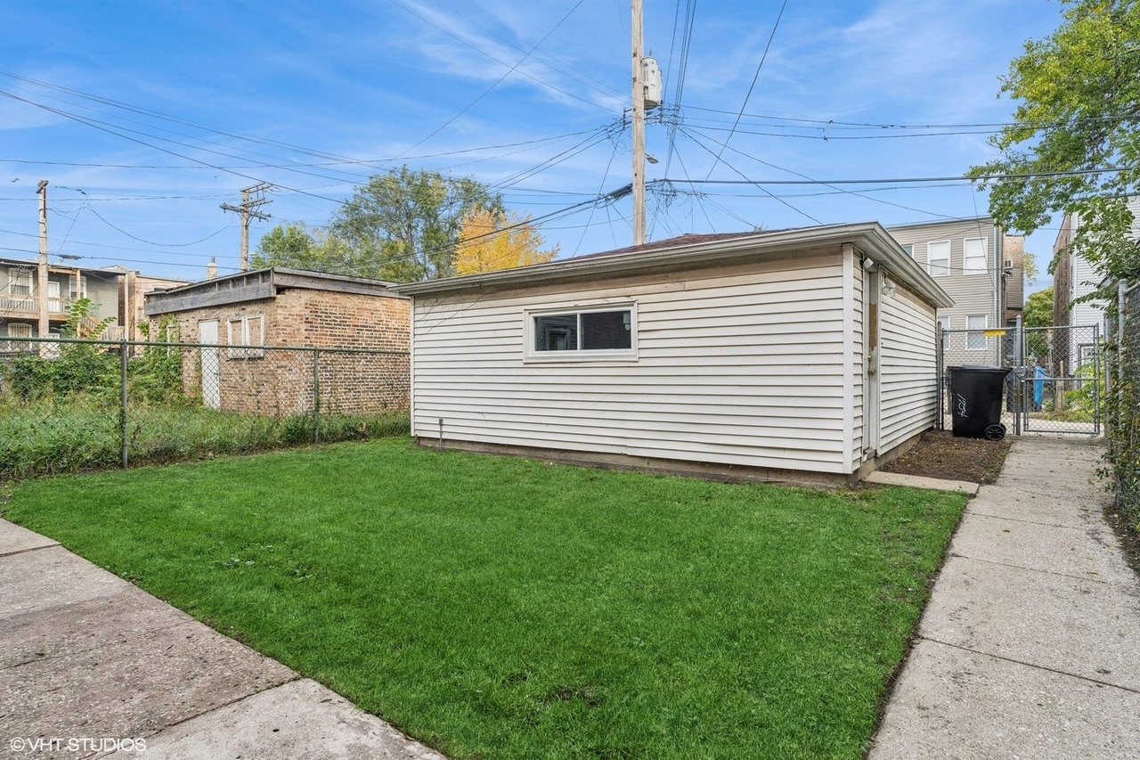 1754 E 73rd Street Unit: 2