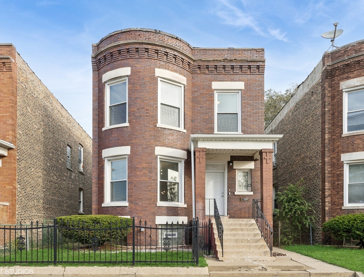 1754 E 73rd Street Unit: 2