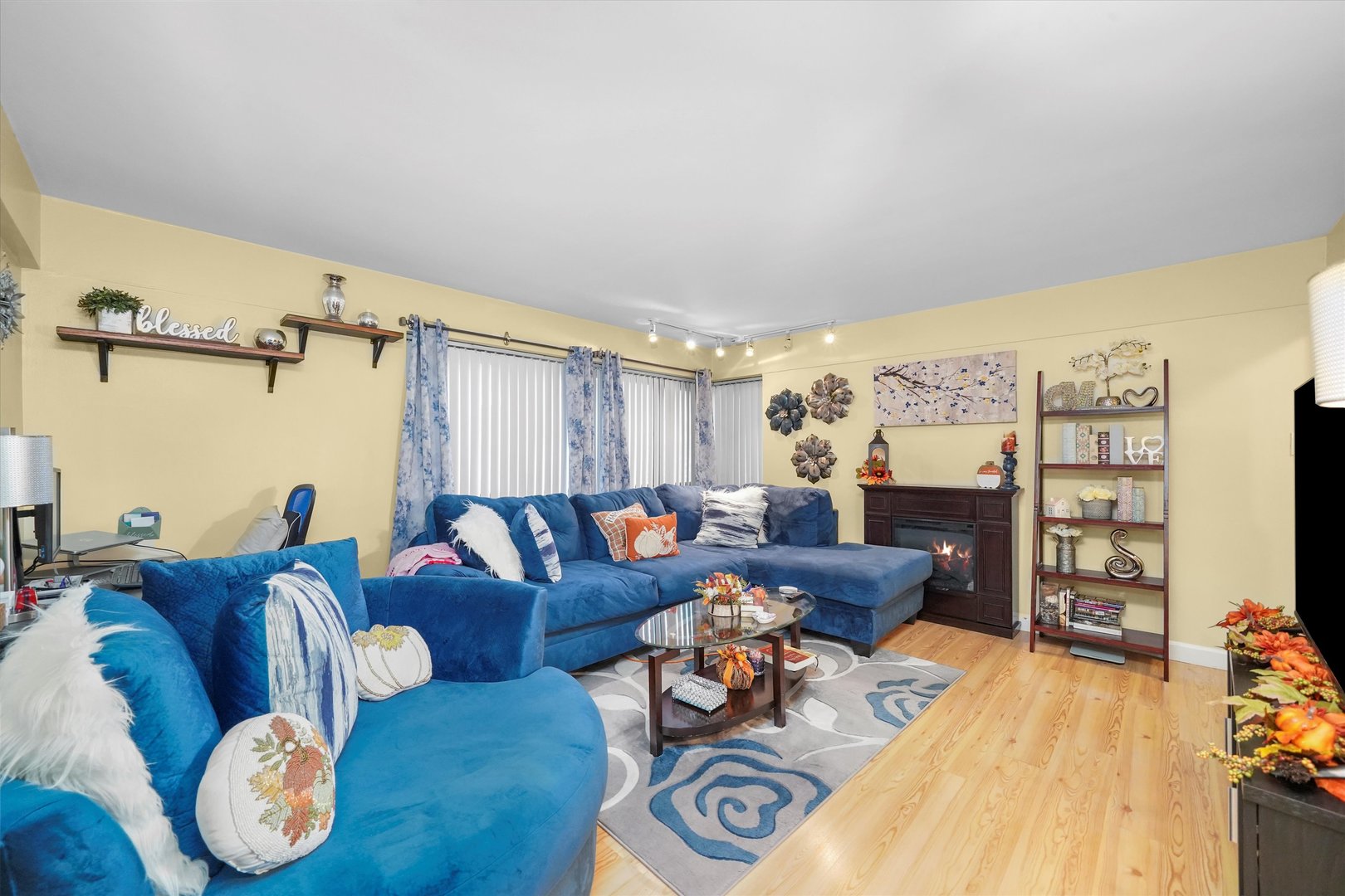 7337 S South Shore Drive Unit: 406