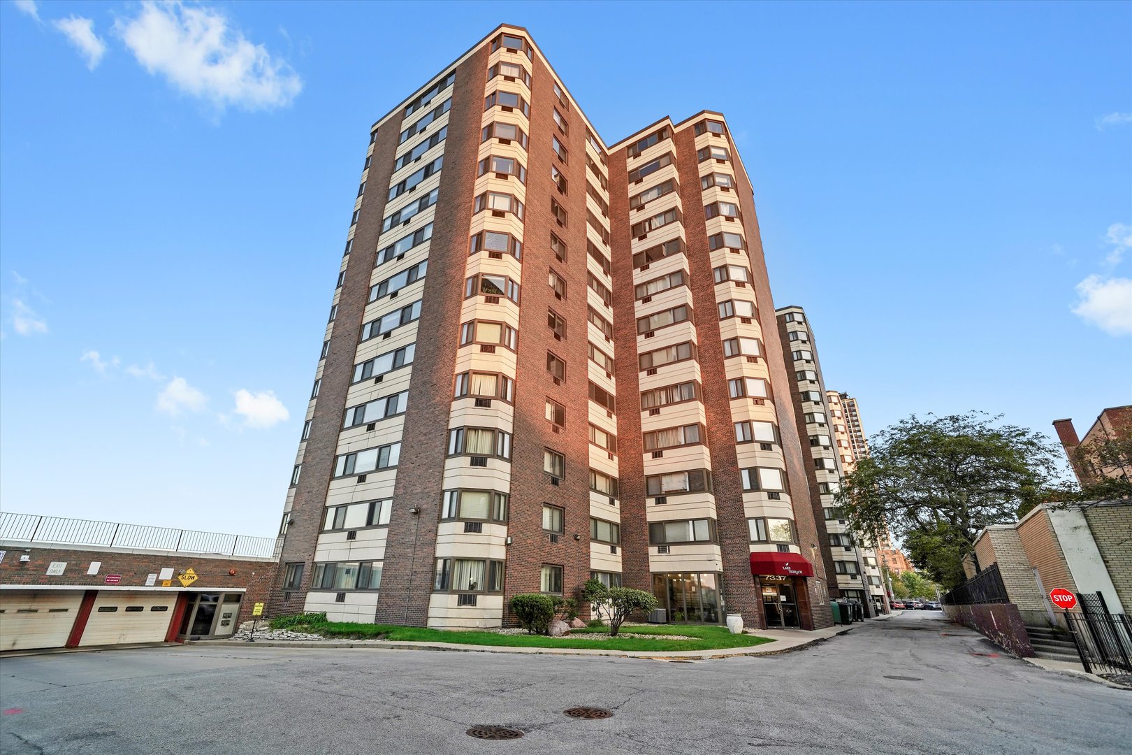 7337 S South Shore Drive Unit: 406