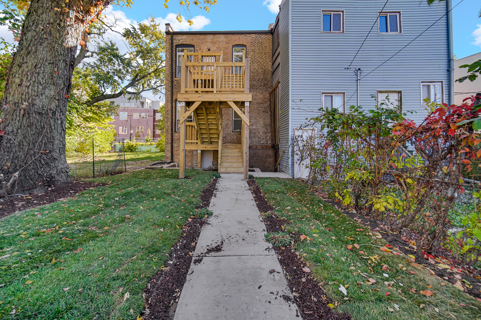 2916 W Adams Street