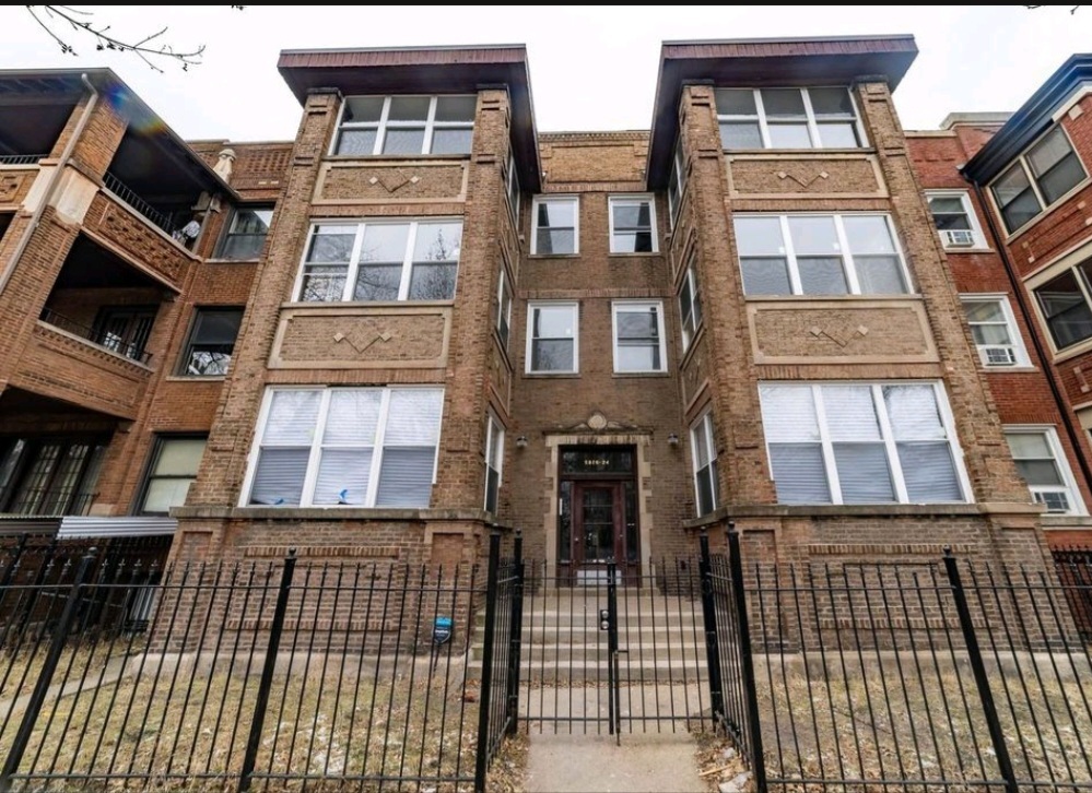 5824 S Michigan Avenue Unit: 2