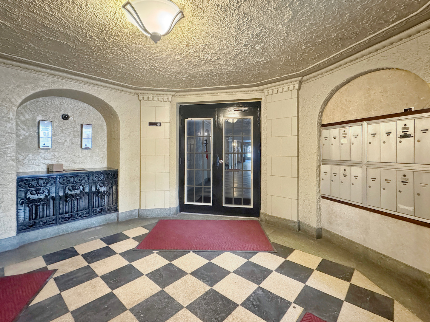6832 S South Shore Drive Unit: 1