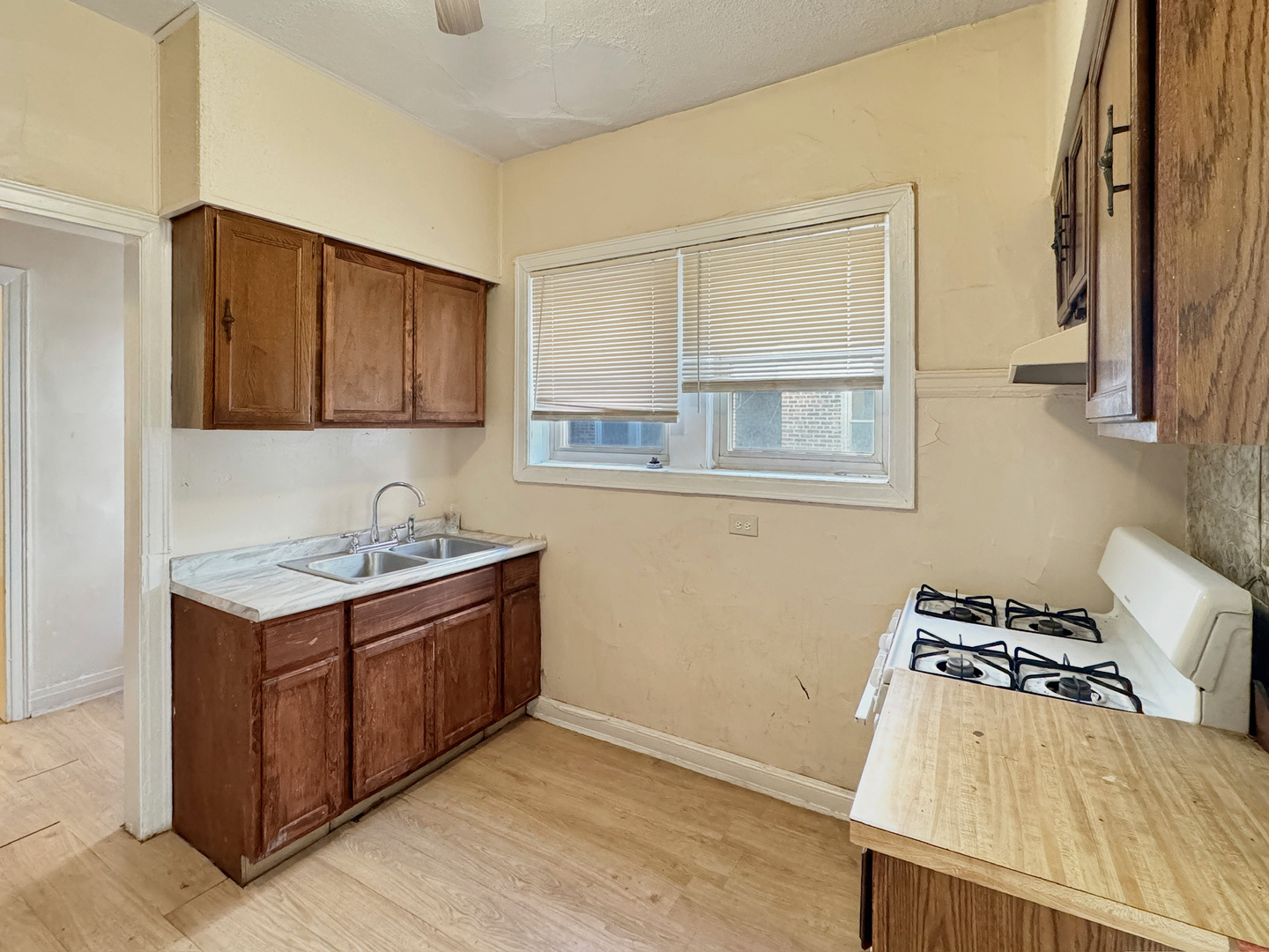 6832 S South Shore Drive Unit: 1