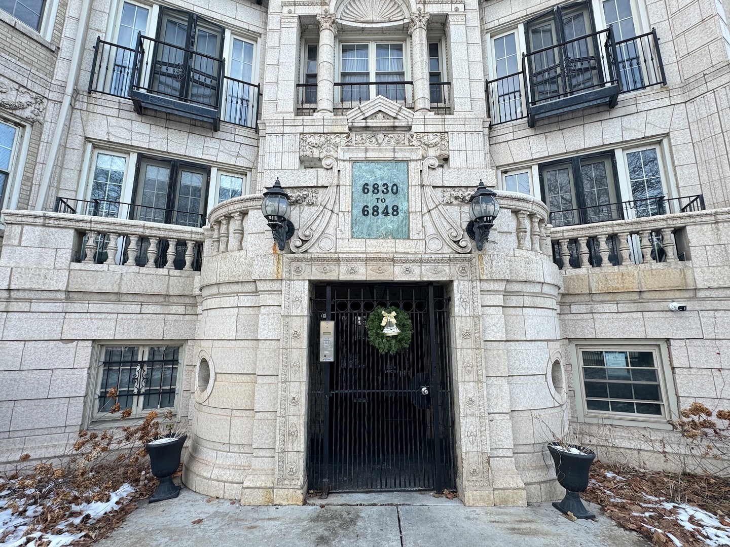 6832 S South Shore Drive Unit: 1