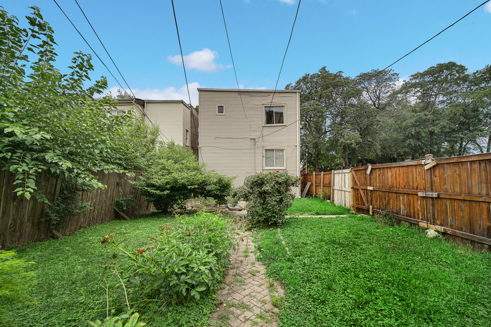 7129 S Prairie Avenue