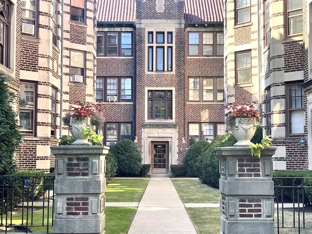 618.5 Sheridan Road Unit: 1S
