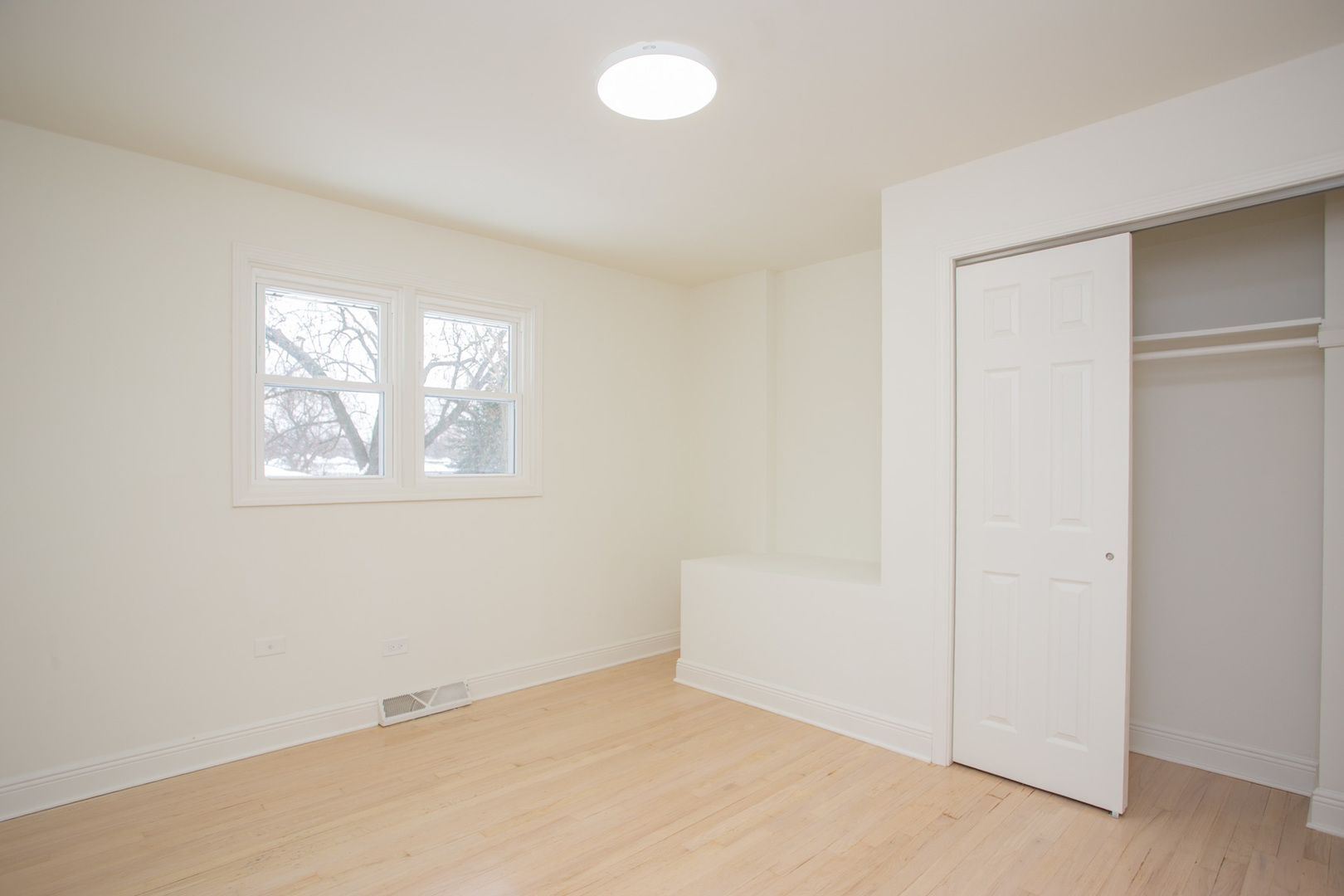 916 E 168th Street