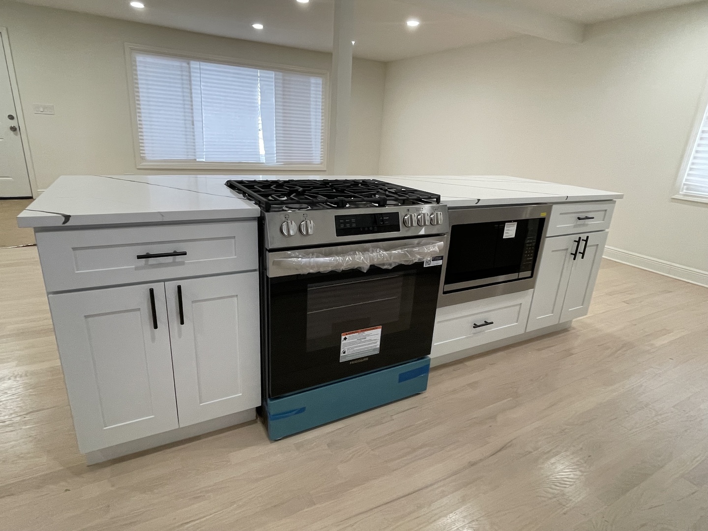 916 E 168th Street