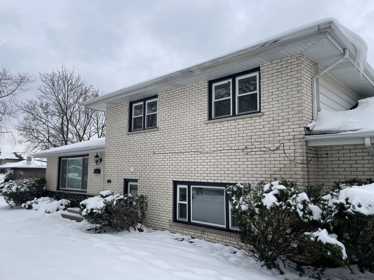 916 E 168th Street