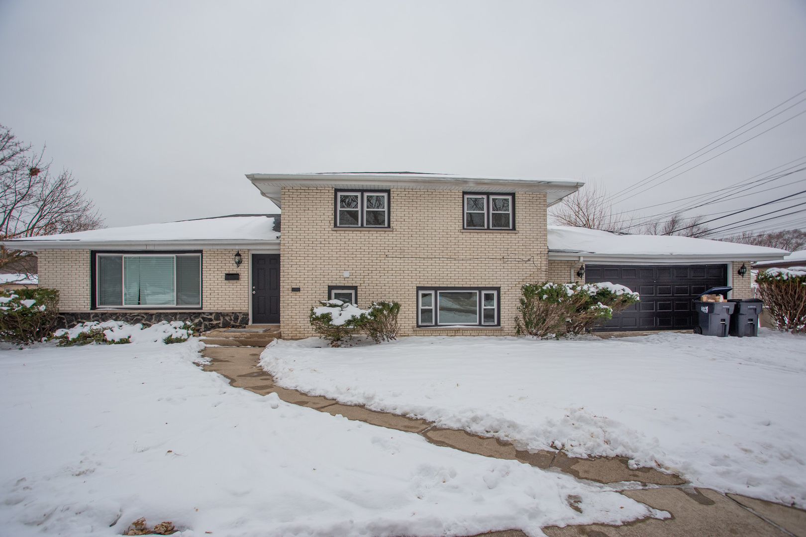 916 E 168th Street