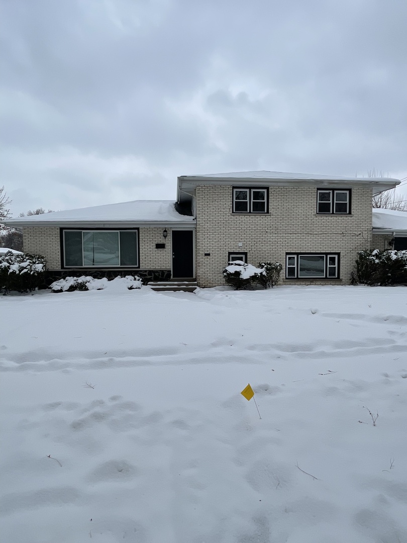 916 E 168th Street