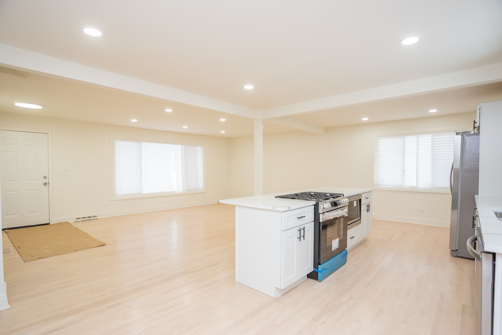 916 E 168th Street