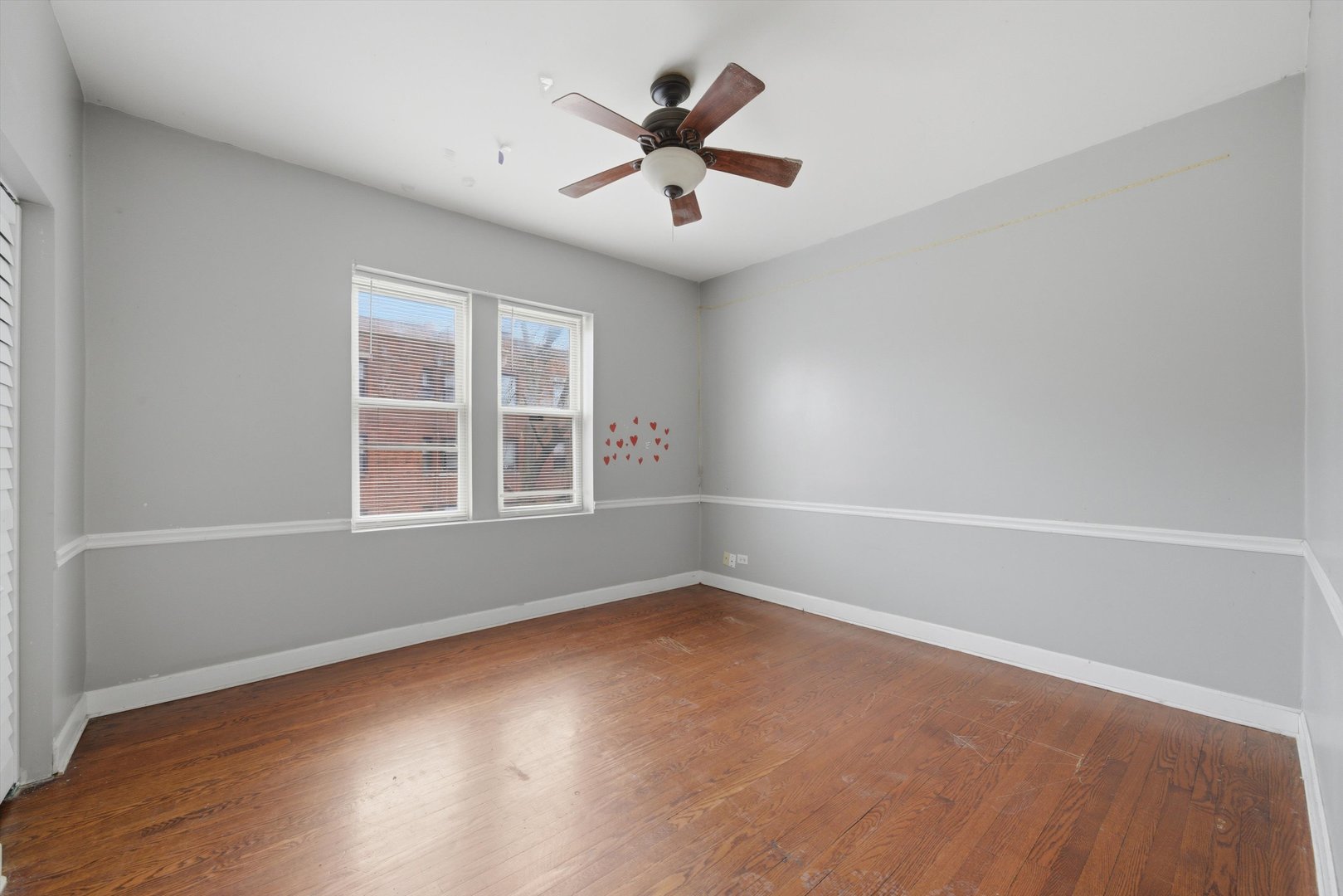 7601 S Essex Avenue Unit: 2
