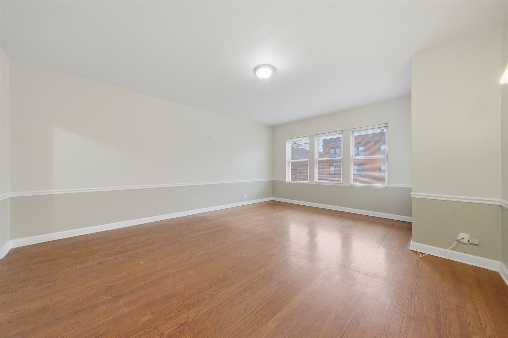 7601 S Essex Avenue Unit: 2