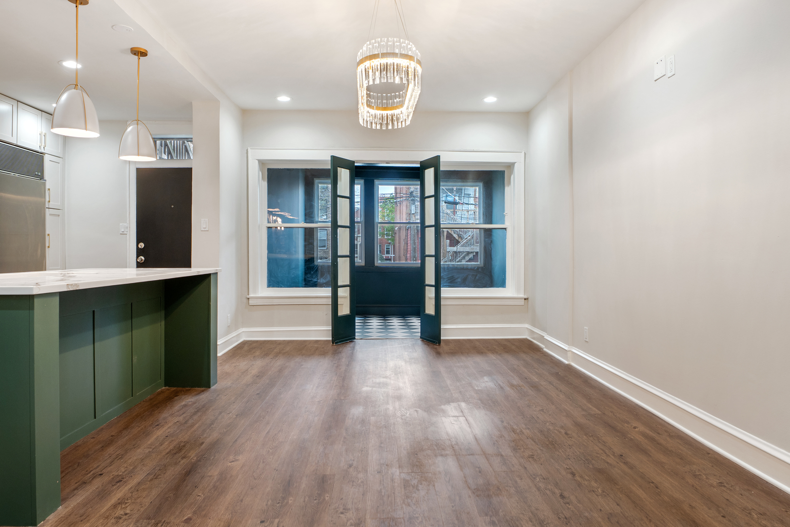 660 E 51st Street Unit: 1A