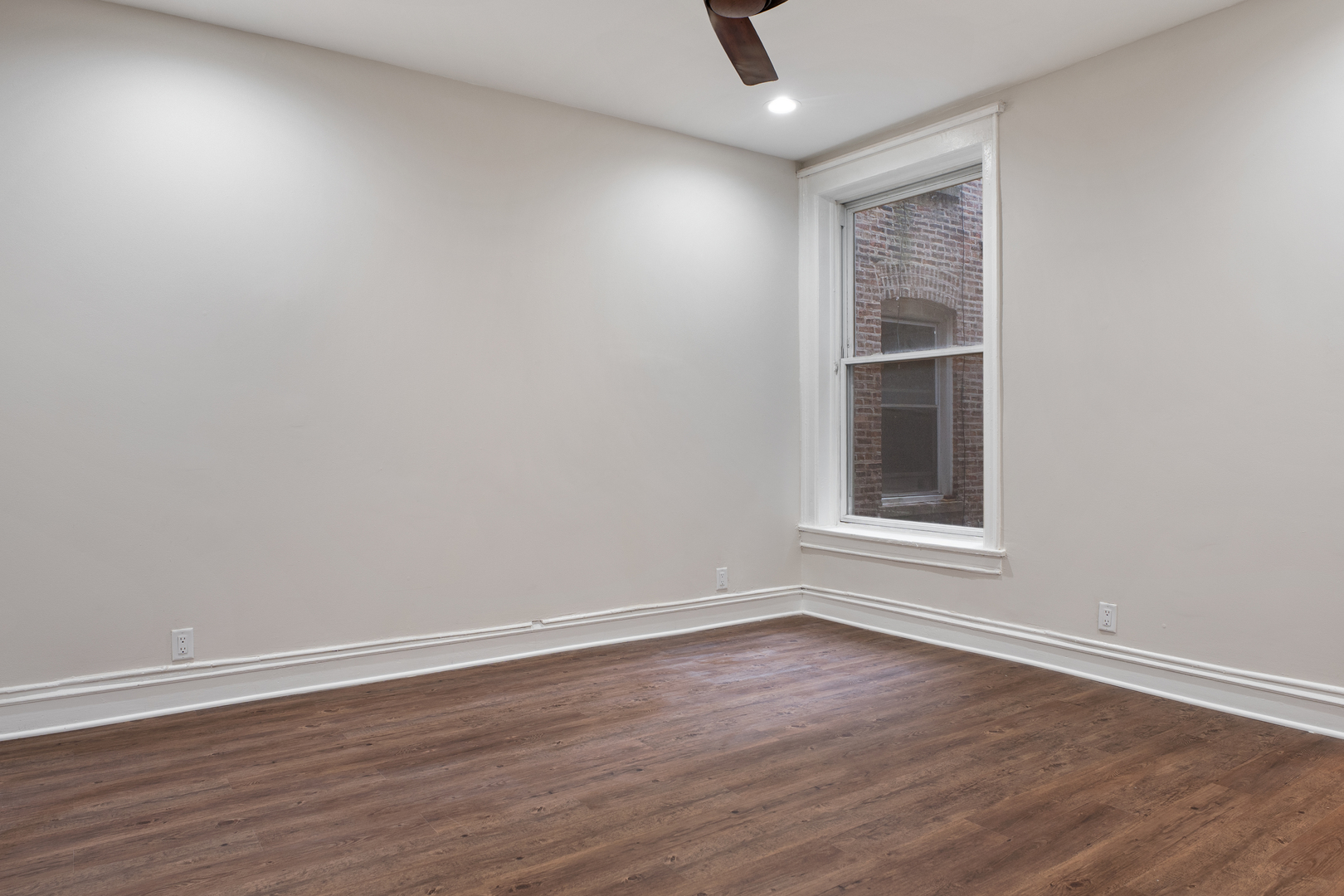 660 E 51st Street Unit: 1A