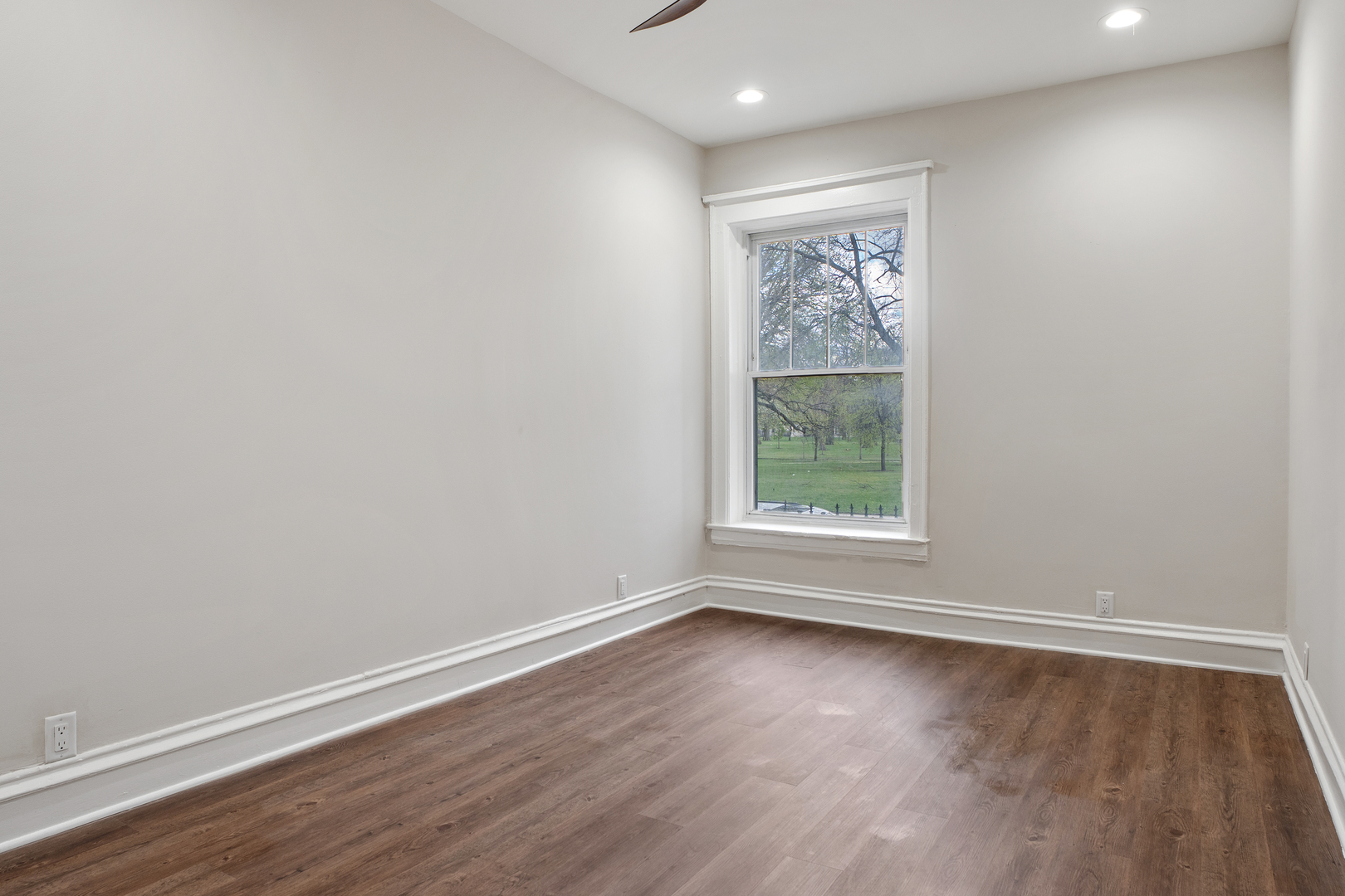 660 E 51st Street Unit: 1A