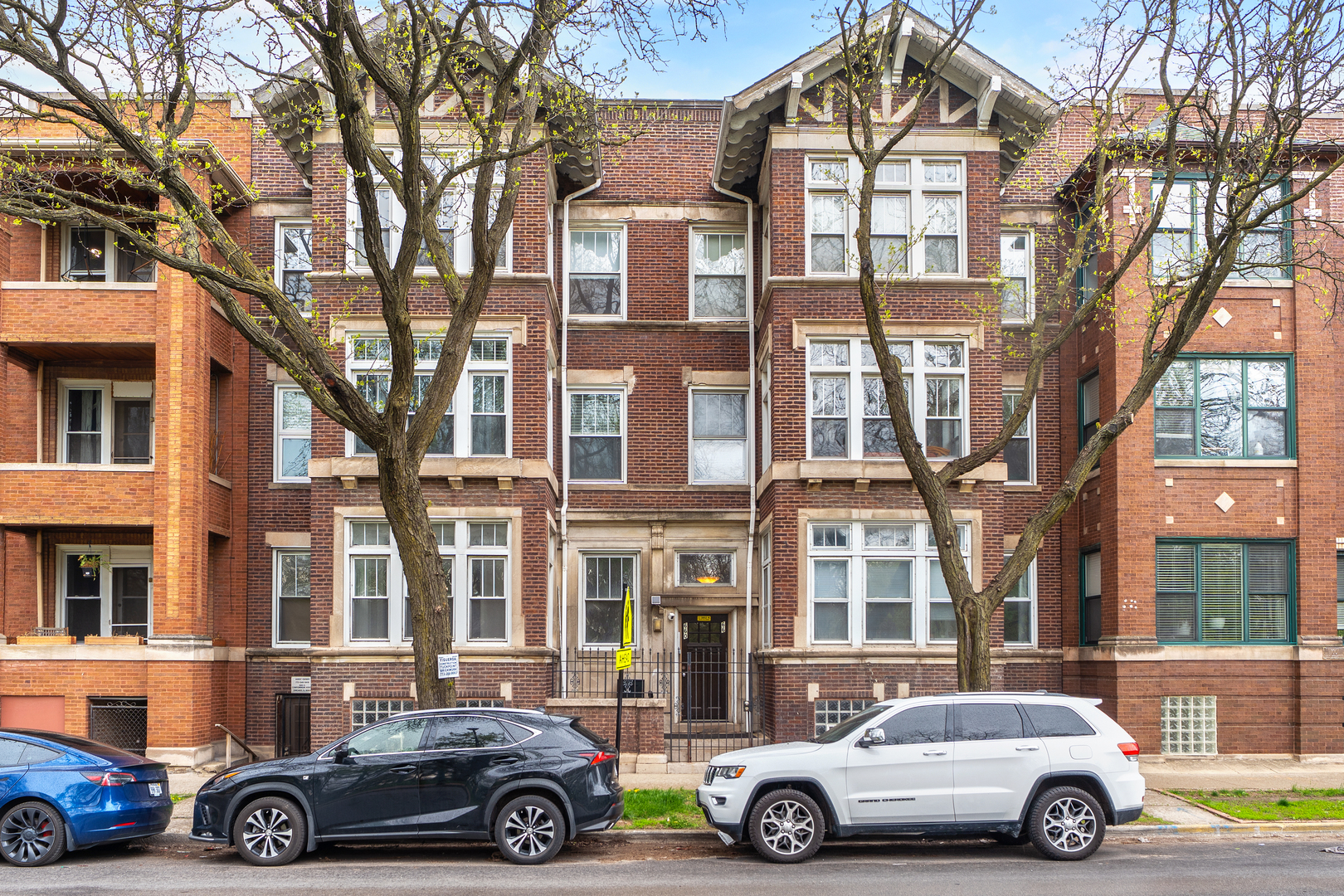 660 E 51st Street Unit: 1A