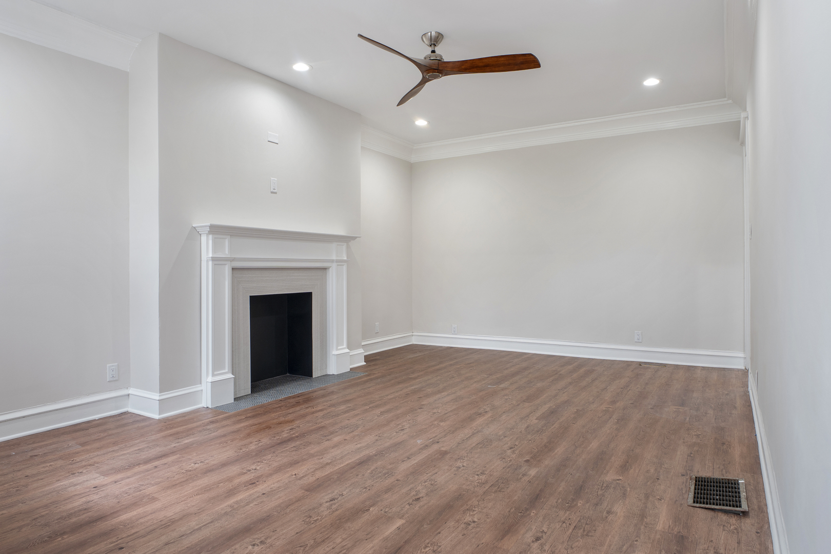 660 E 51st Street Unit: 1A