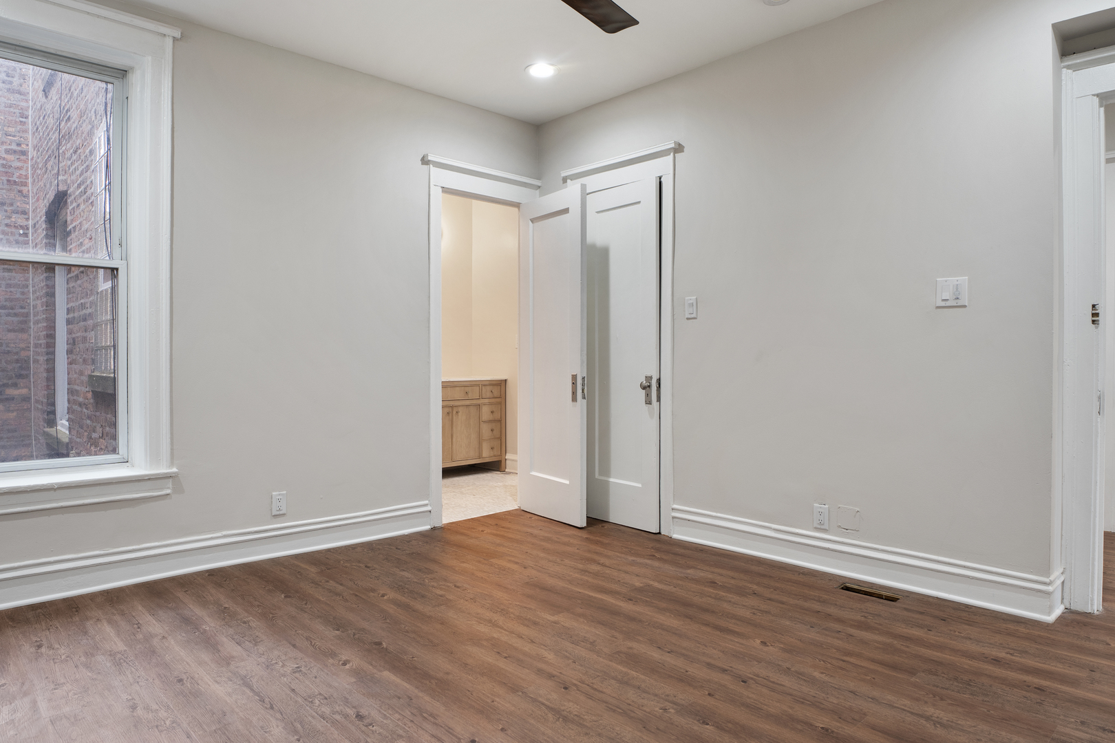 660 E 51st Street Unit: 1A