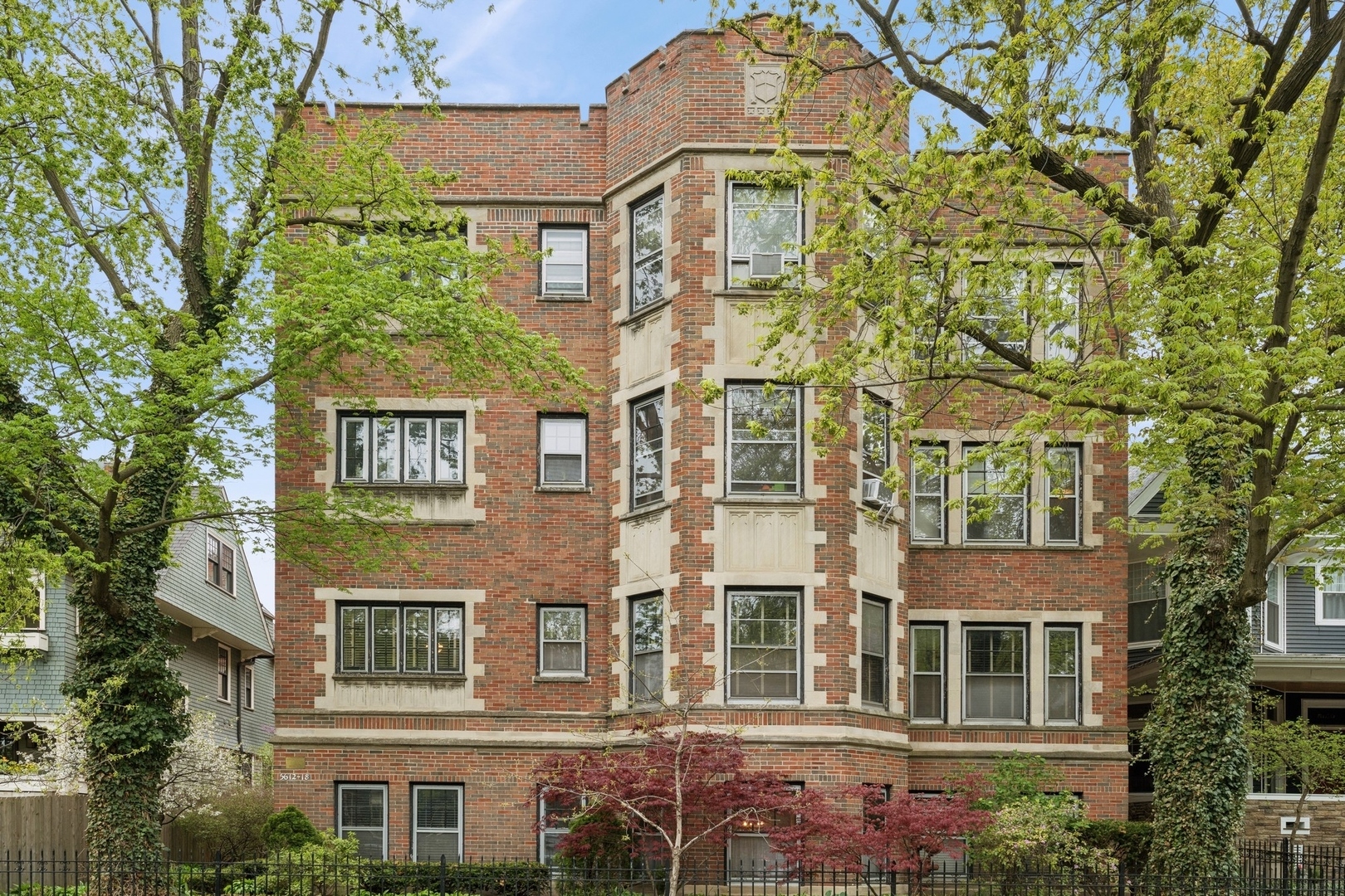 5618 S Blackstone Avenue S Unit: 2