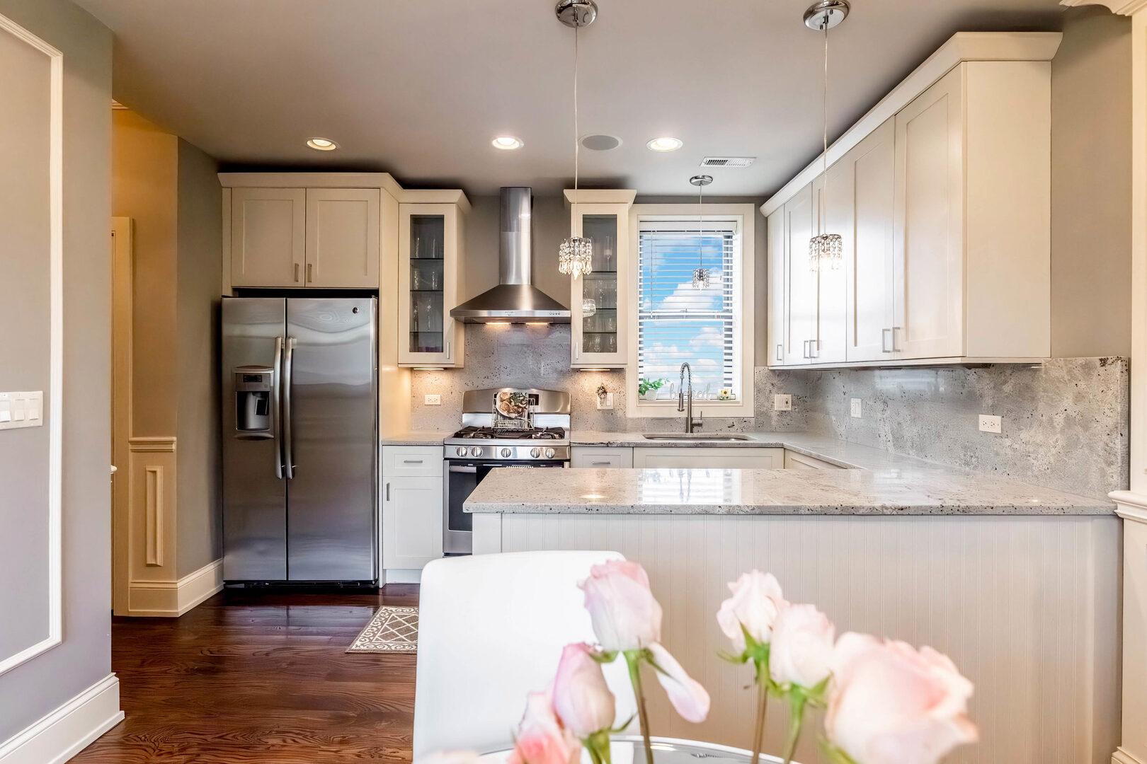 4245 S Langley Avenue Unit: 3
